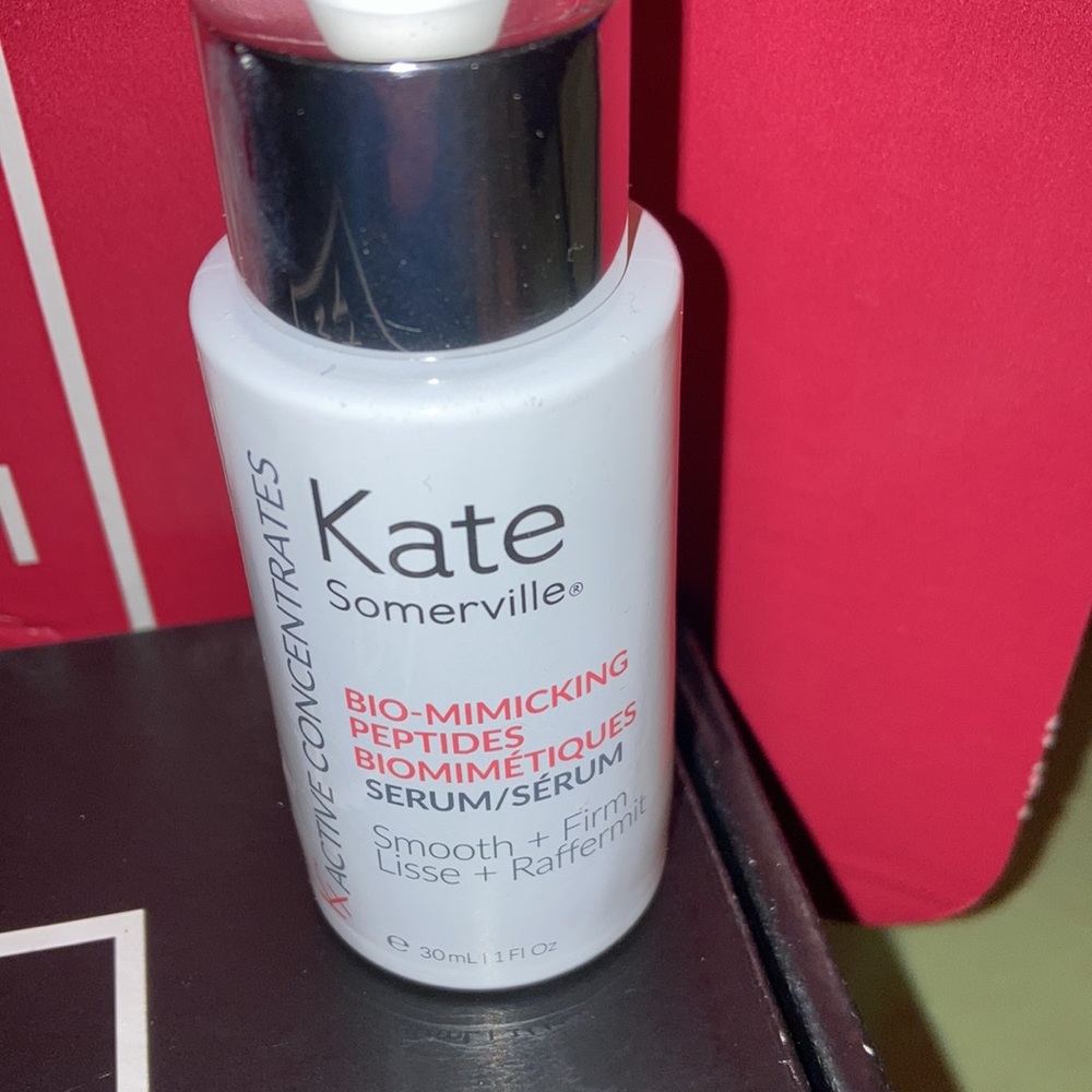 Face Serums
Kate Somerville
Kx Active Concentrates Bio-Mimicking Peptides Serum
